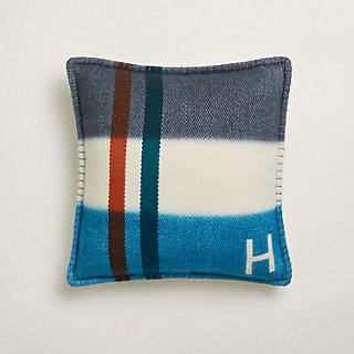 クッション-手織り-《ダイ・